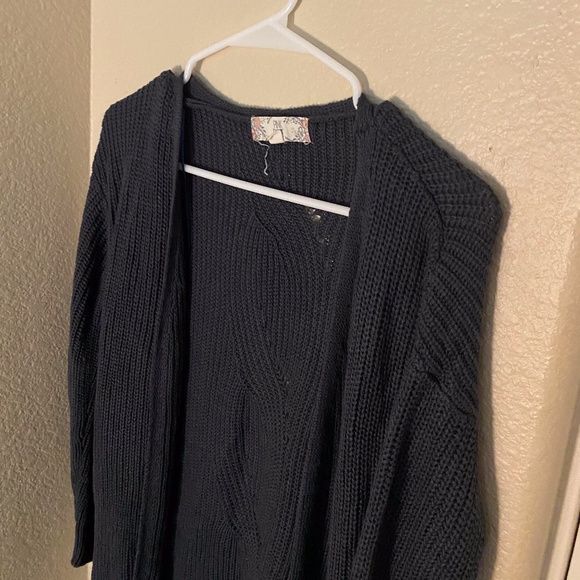 Cardigan - Picture 2 of 3